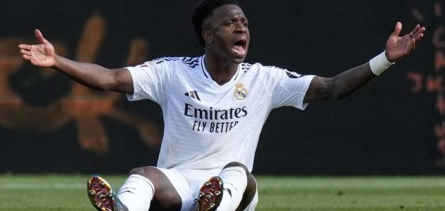ارتباك في تبديلات ريال مدريد بعد إصابة فينيسيوس